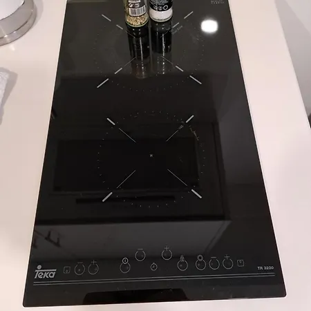 Apartamento Airport - Std 2 - Ar Condicionado - Cave 20m2 215ft2 - Full Equipped - Ring Bell E