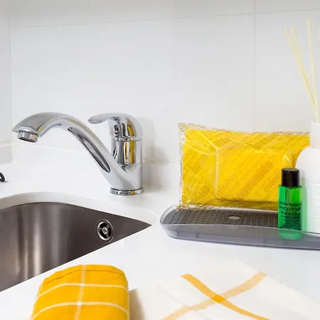 Airport - Std 2 - Ar Condicionado - Cave 20m2 215ft2 - Full Equipped - Ring Bell E Apartamento